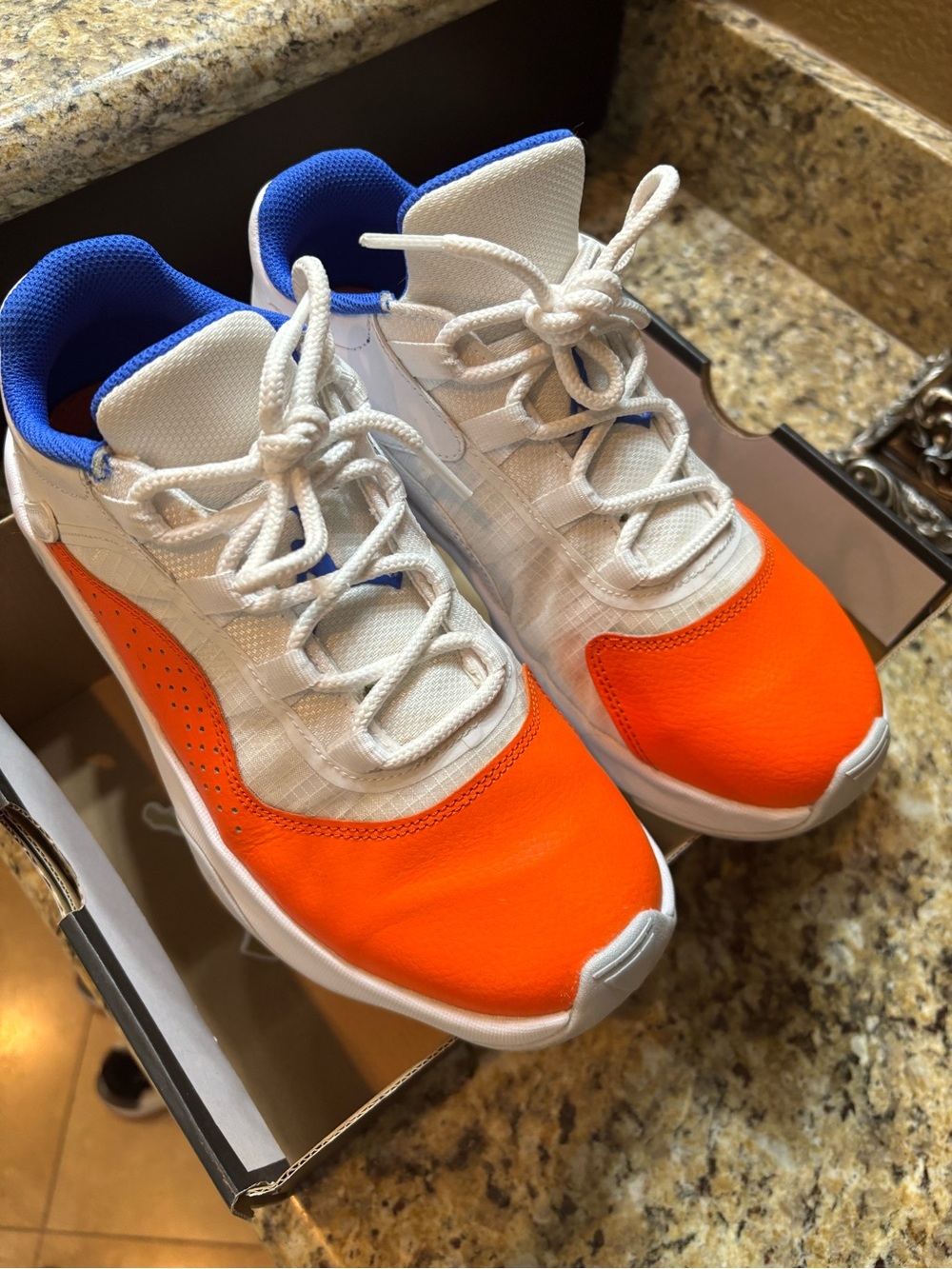 Air Jordan 11 CMFT Low (GS) Orange Blue White Knicks Mets Youth 7 Excellent Cond